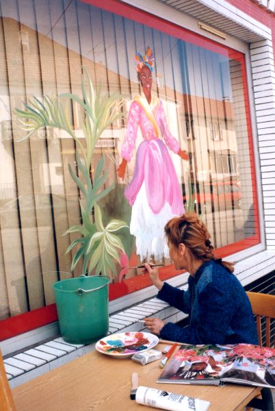 1998_vitrine ralise par un commerant dans le cadre du 150tenaire de l'abolition