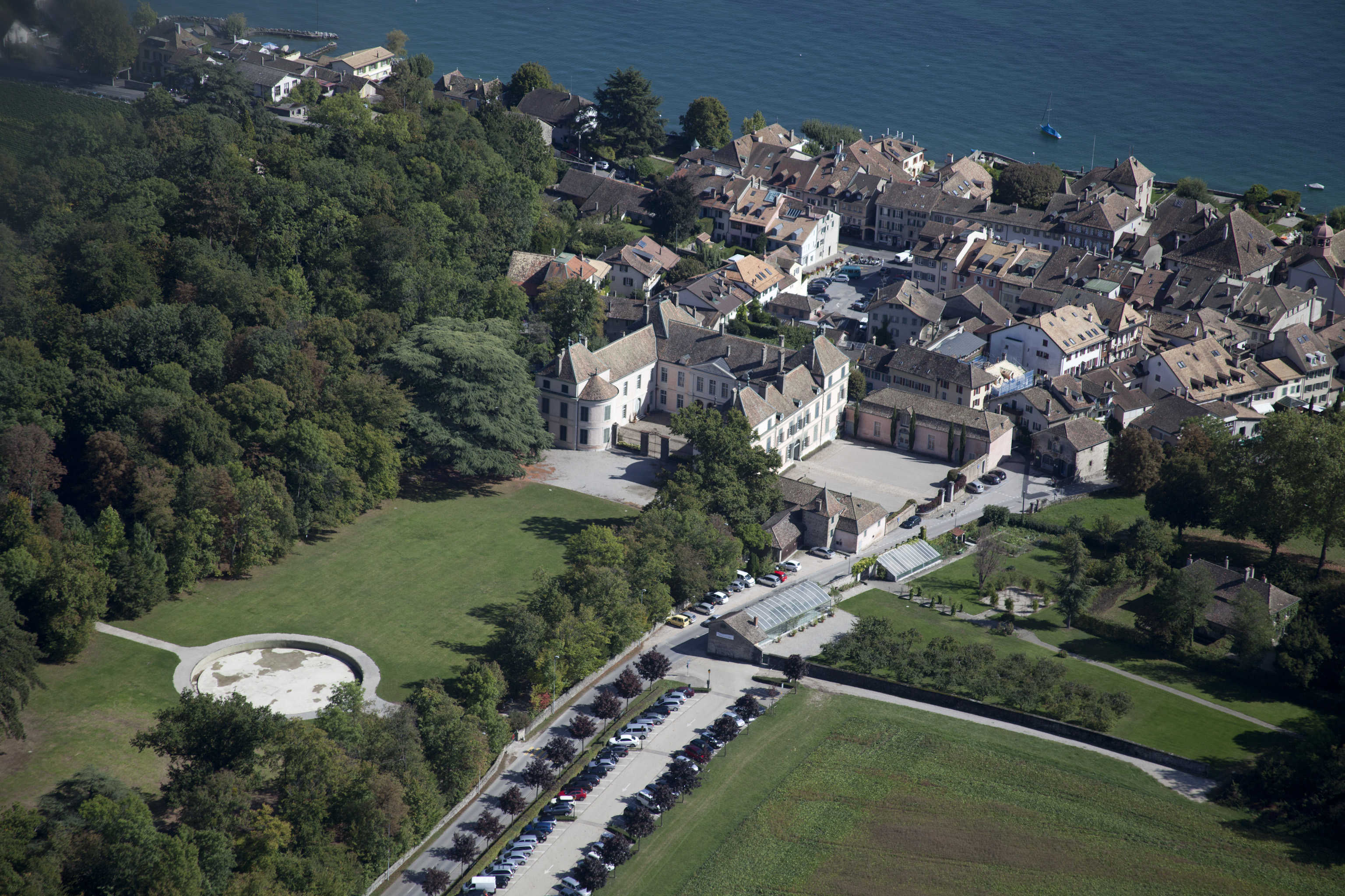 Vue arienne chteau de Coppet - Source Fondation O d'Haussonville