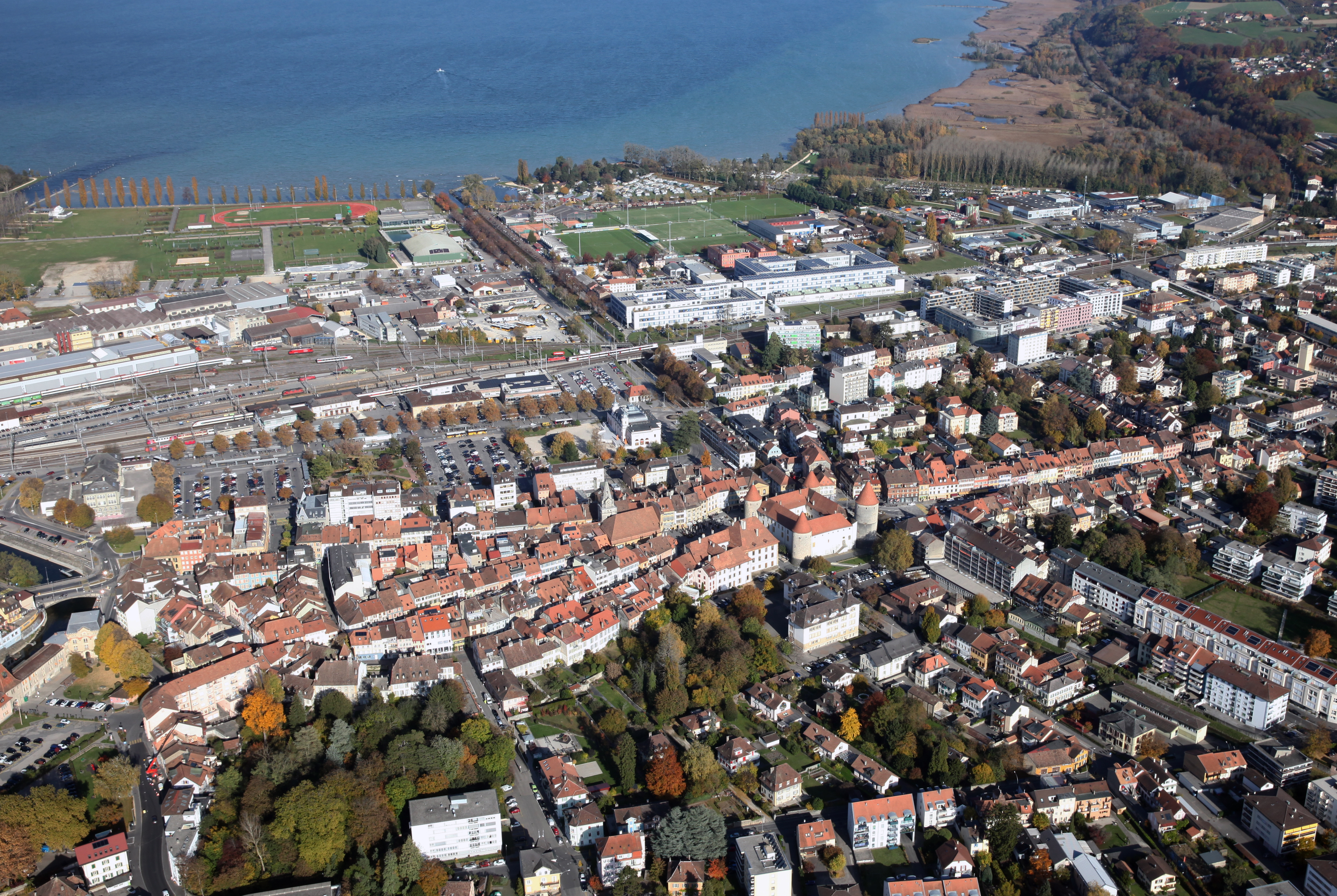 Vue aerienne d'Yverdon. Crdit photo mairie d'Yverdon 