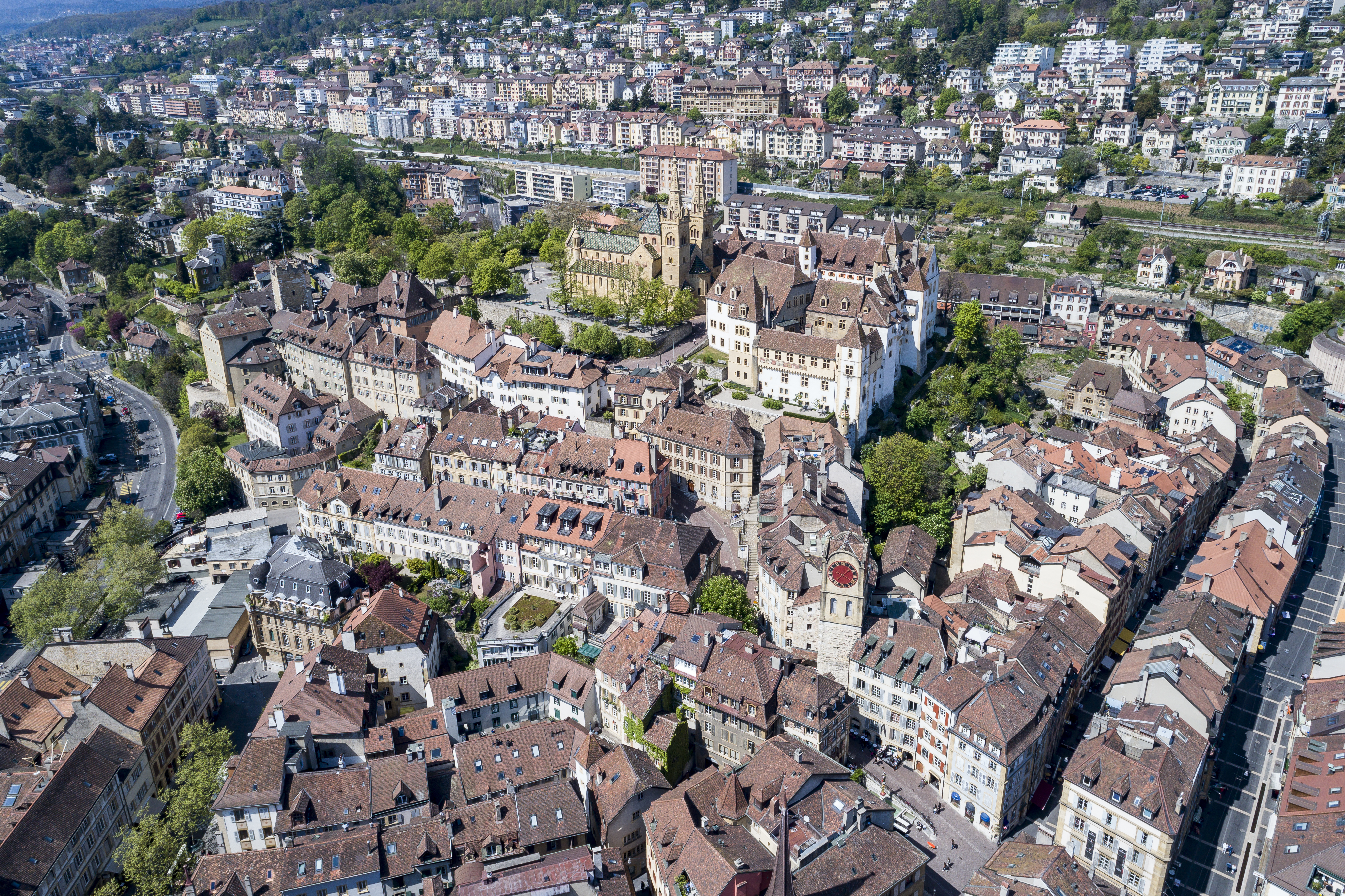 Vue collegiale chateau ville de Neuchâtel - Crédit photo Lucas Vuitel