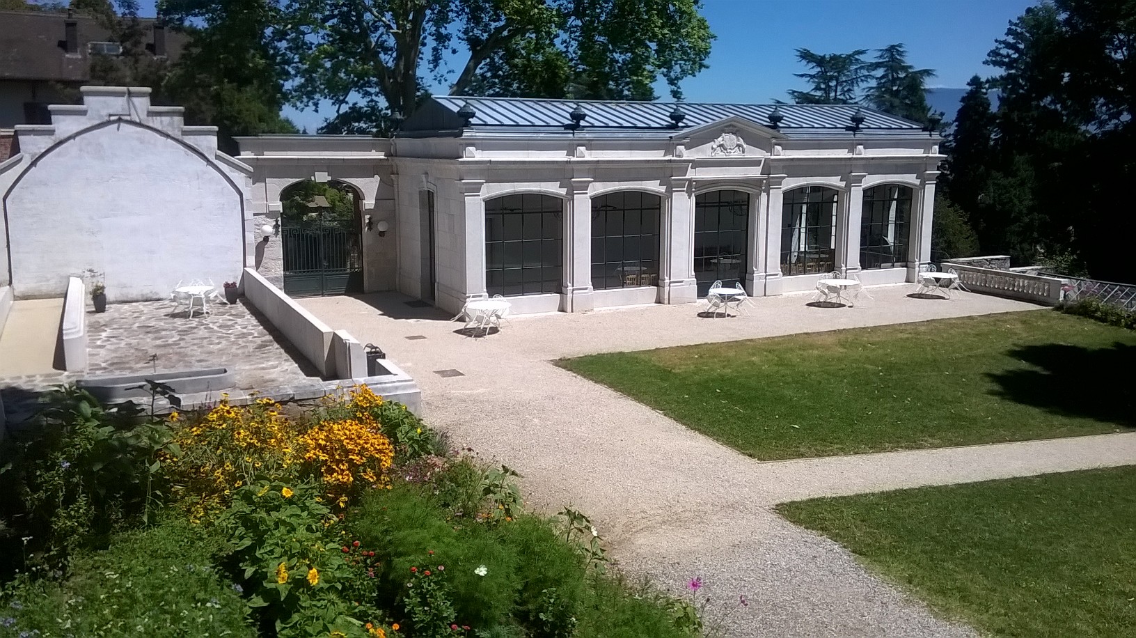 Vue sur l'orangerie   Edwige Snac